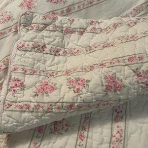 LAURA ASHLEY TWIN QUILT & SHAM SET SHABBY CHIC